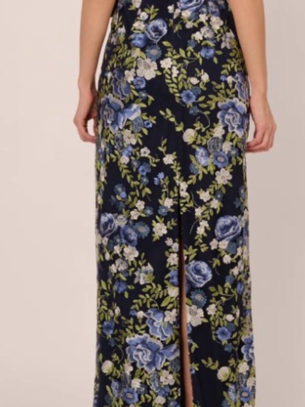 NWT Adrianna Papell Embroidered Floral Cap Sleeve Column Gown in Navy. Size 6 - Picture 6 of 16